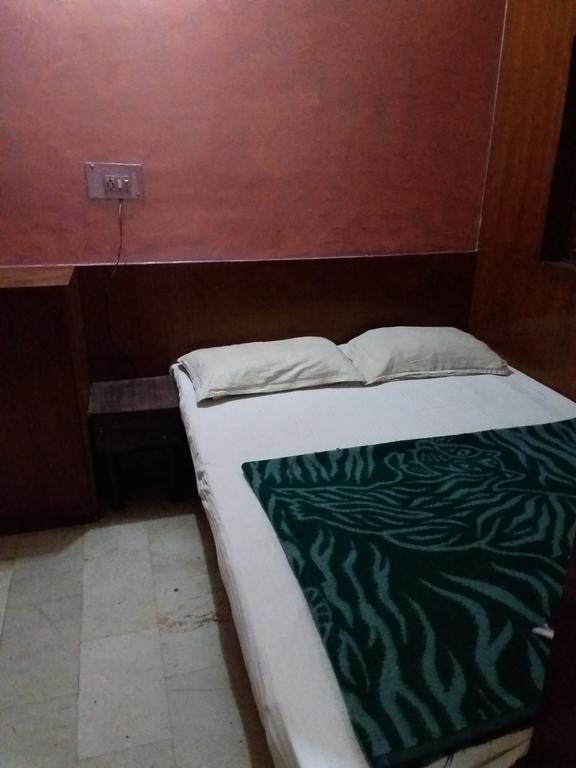 Mahesh Guest House Ню Делхи Екстериор снимка